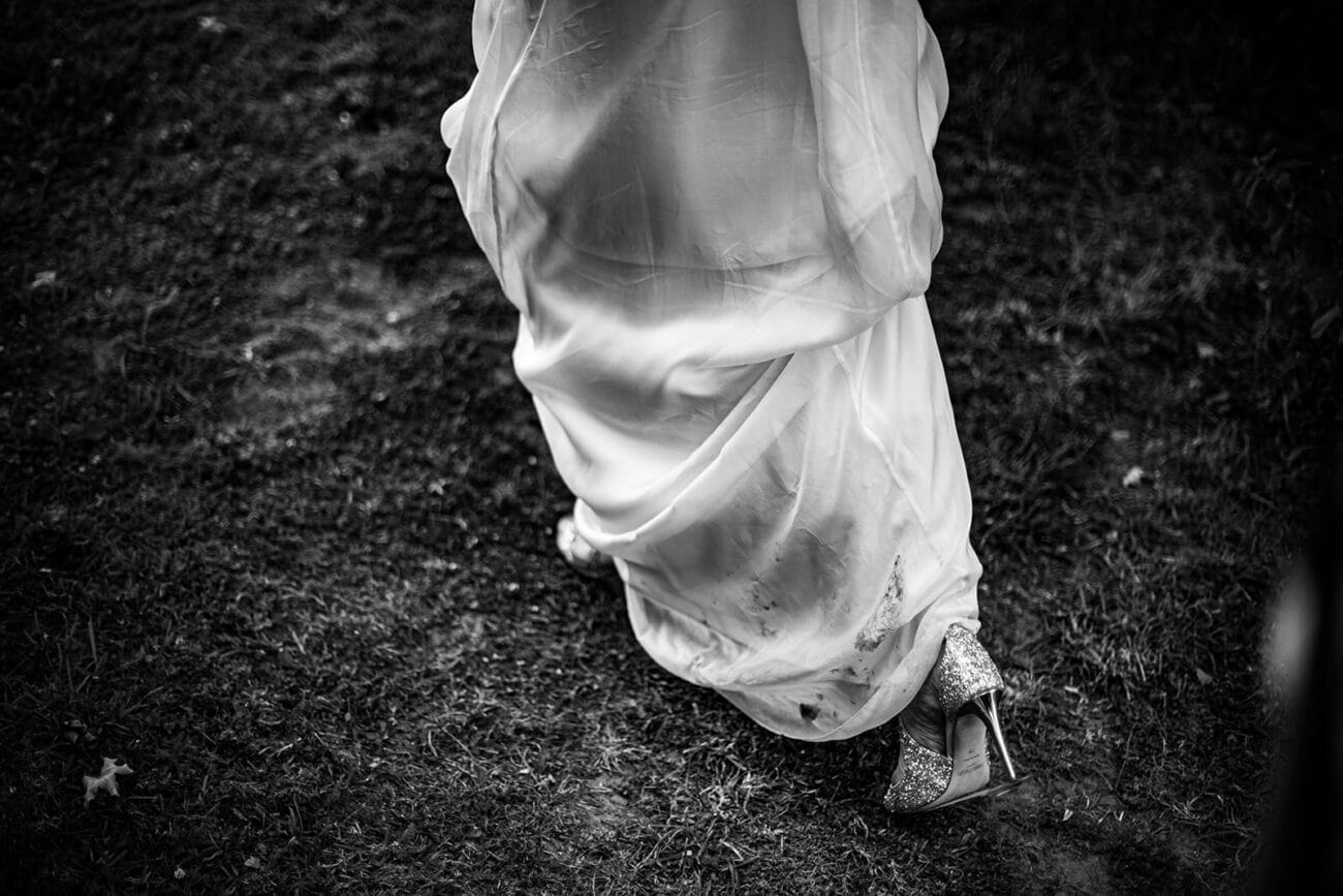 Photographe mariage Lyon. Par David The Screaming Chair photographe de mariage. Talon de la mariée