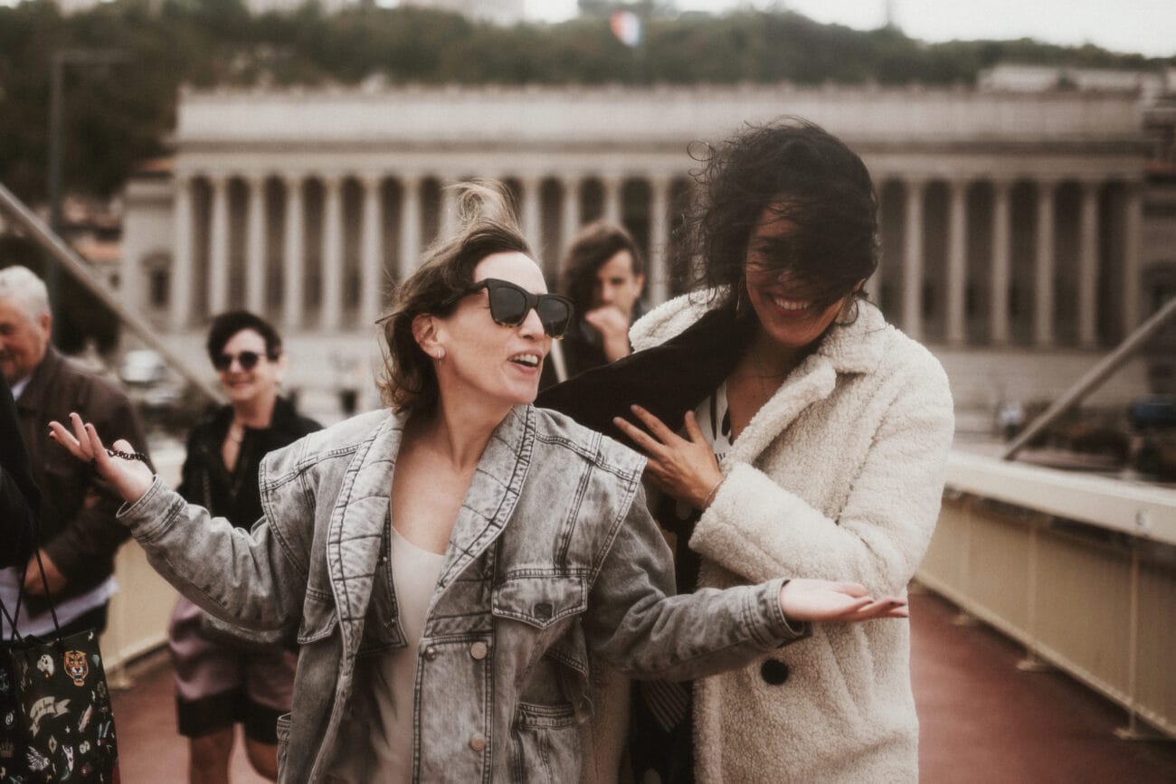 Mariée avec ses témoins après la cérémonie à Lyon