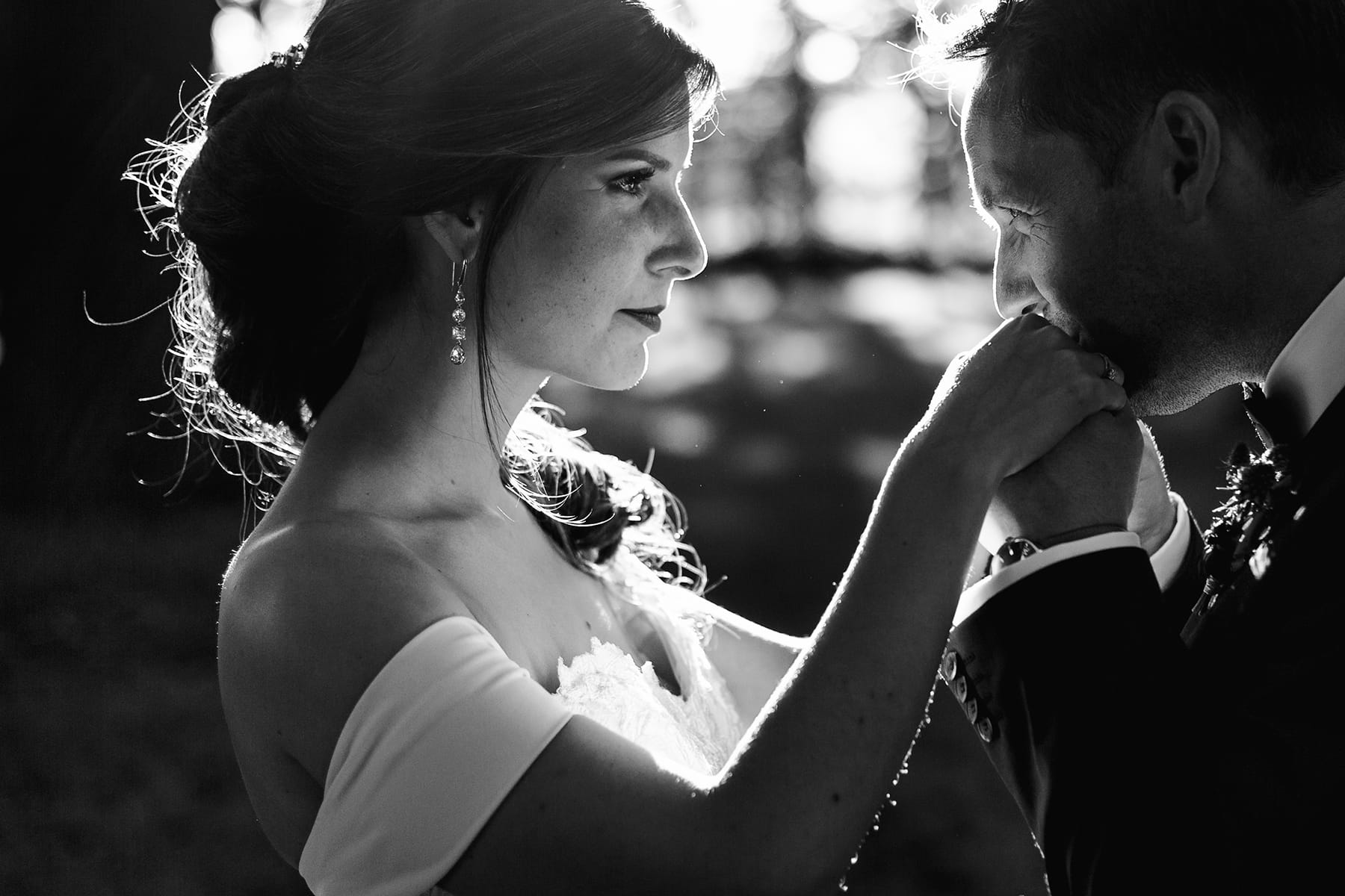 Photographe couple mariage – portrait artistique et naturel. Photographe mariage Paris